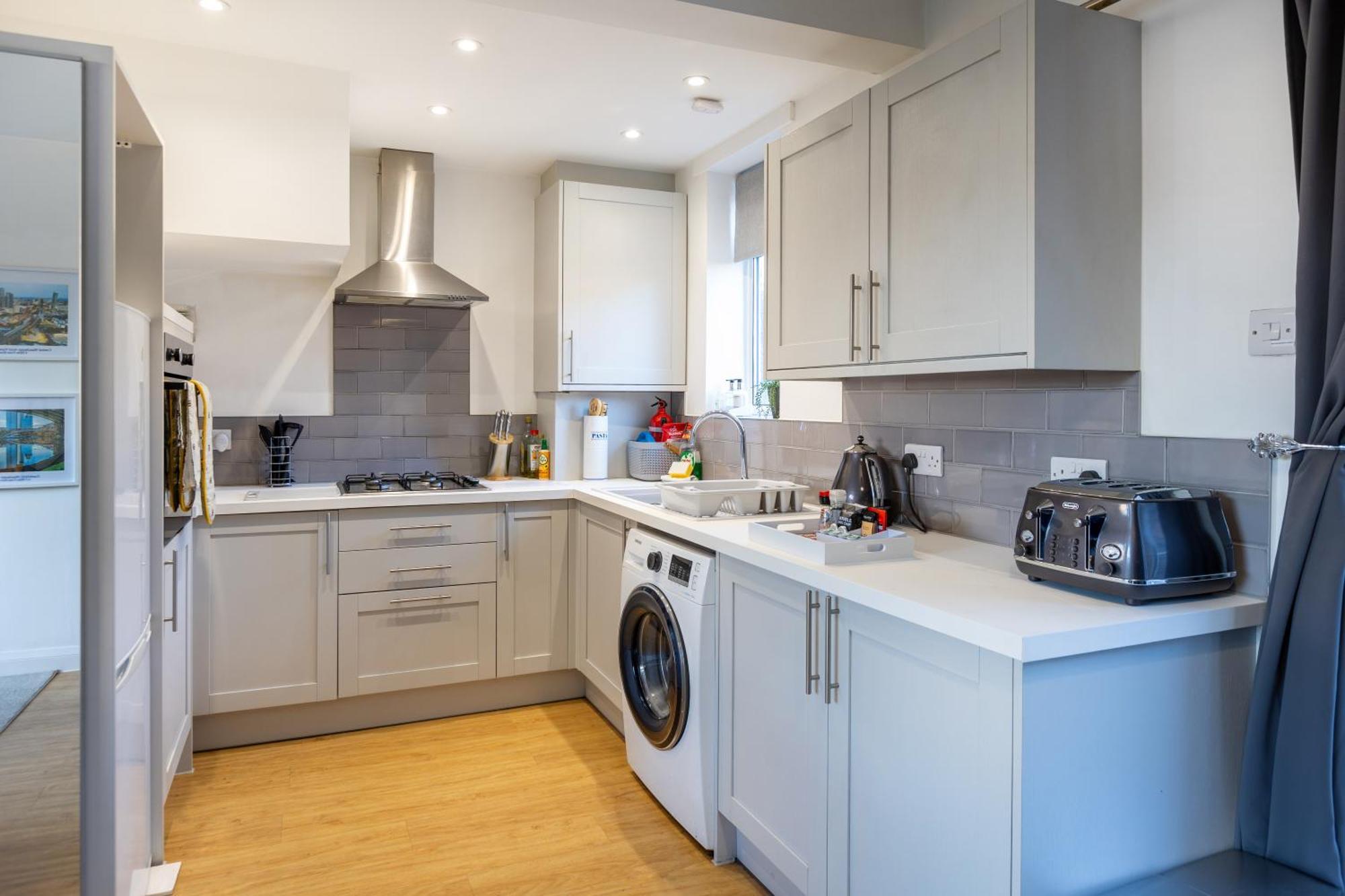 The Heart - Cosy 3 Bedroom House With Double Driveway And Garden In Manchester Extérieur photo
