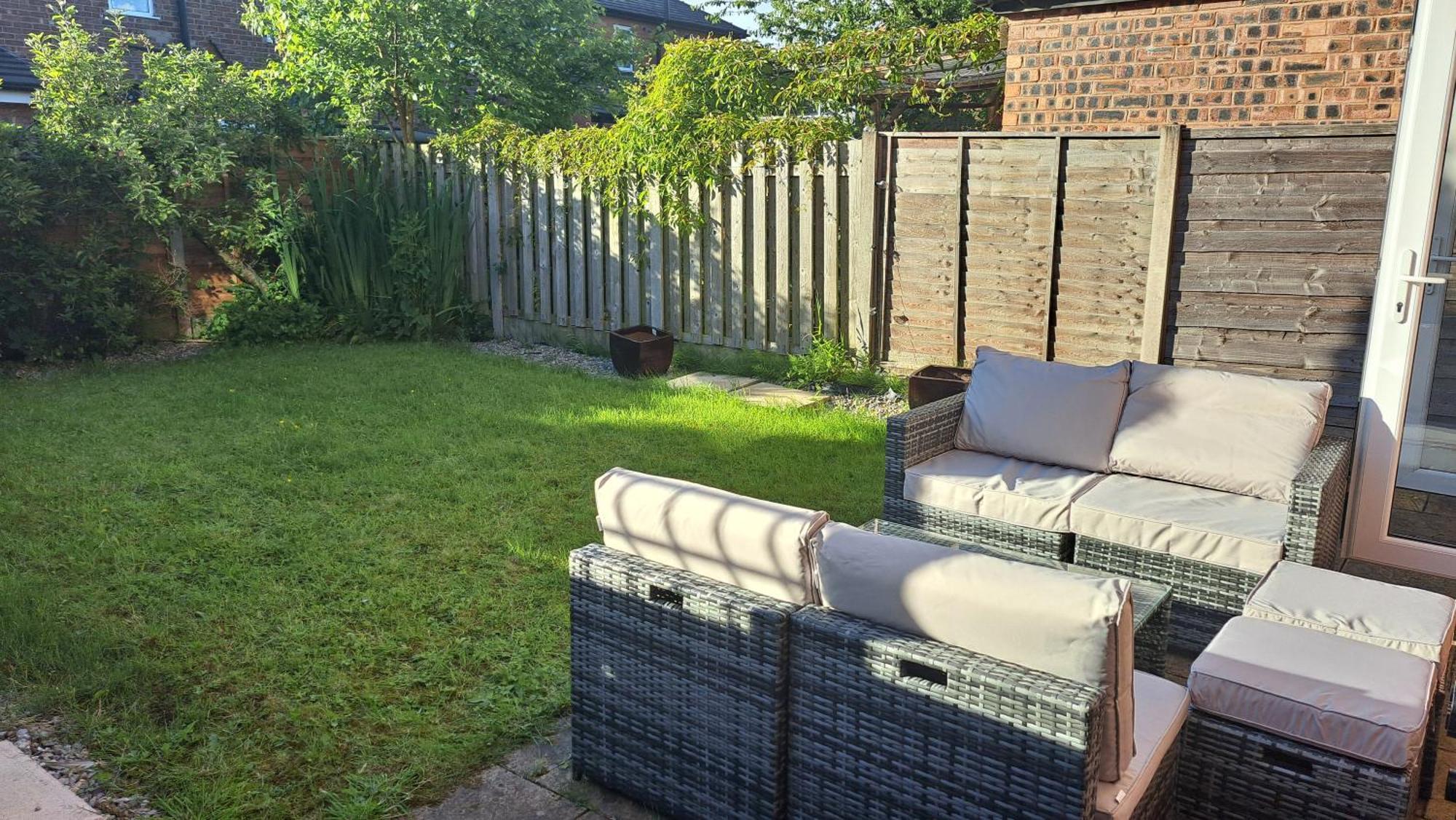 The Heart - Cosy 3 Bedroom House With Double Driveway And Garden In Manchester Extérieur photo