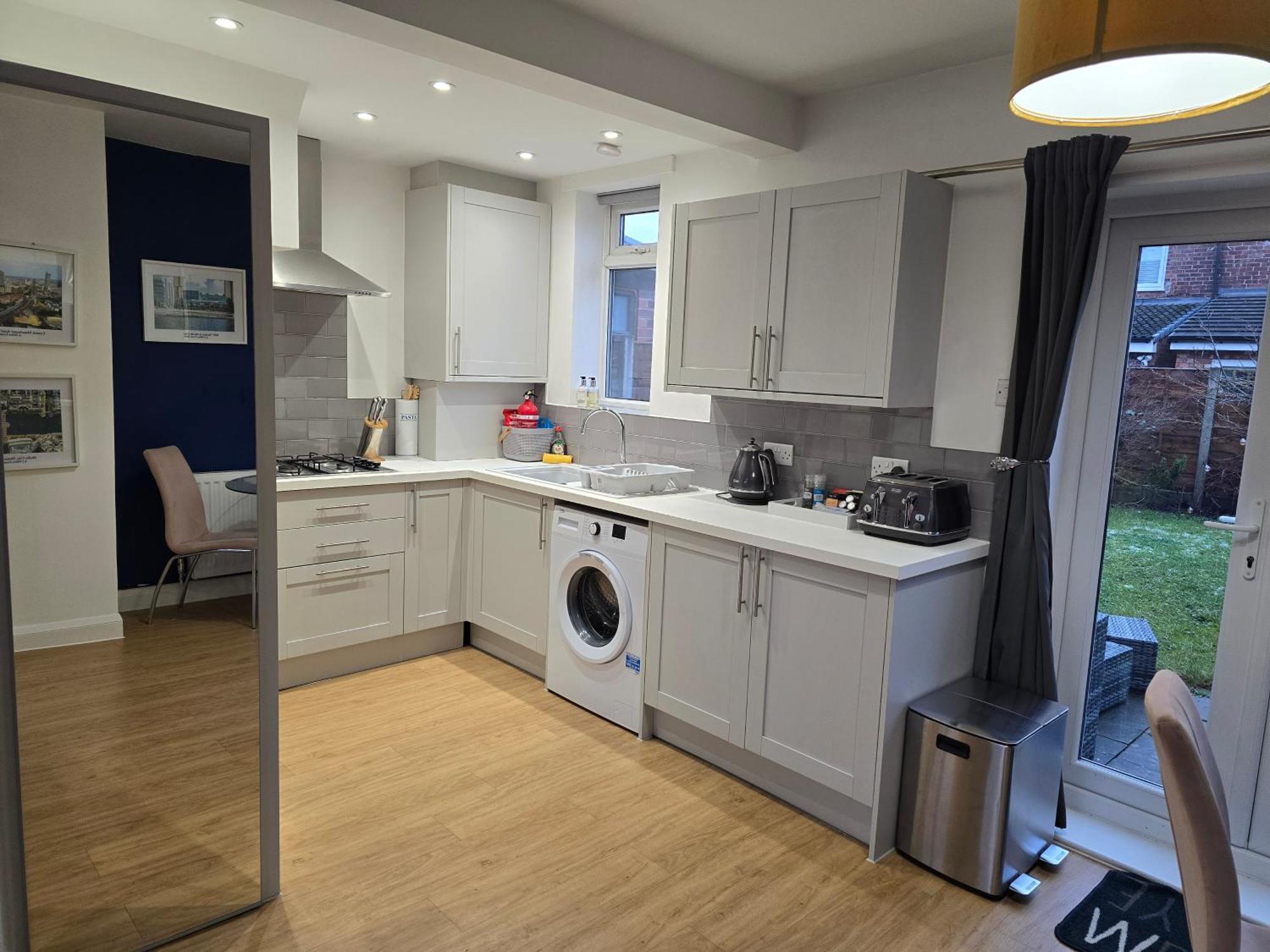 The Heart - Cosy 3 Bedroom House With Double Driveway And Garden In Manchester Extérieur photo