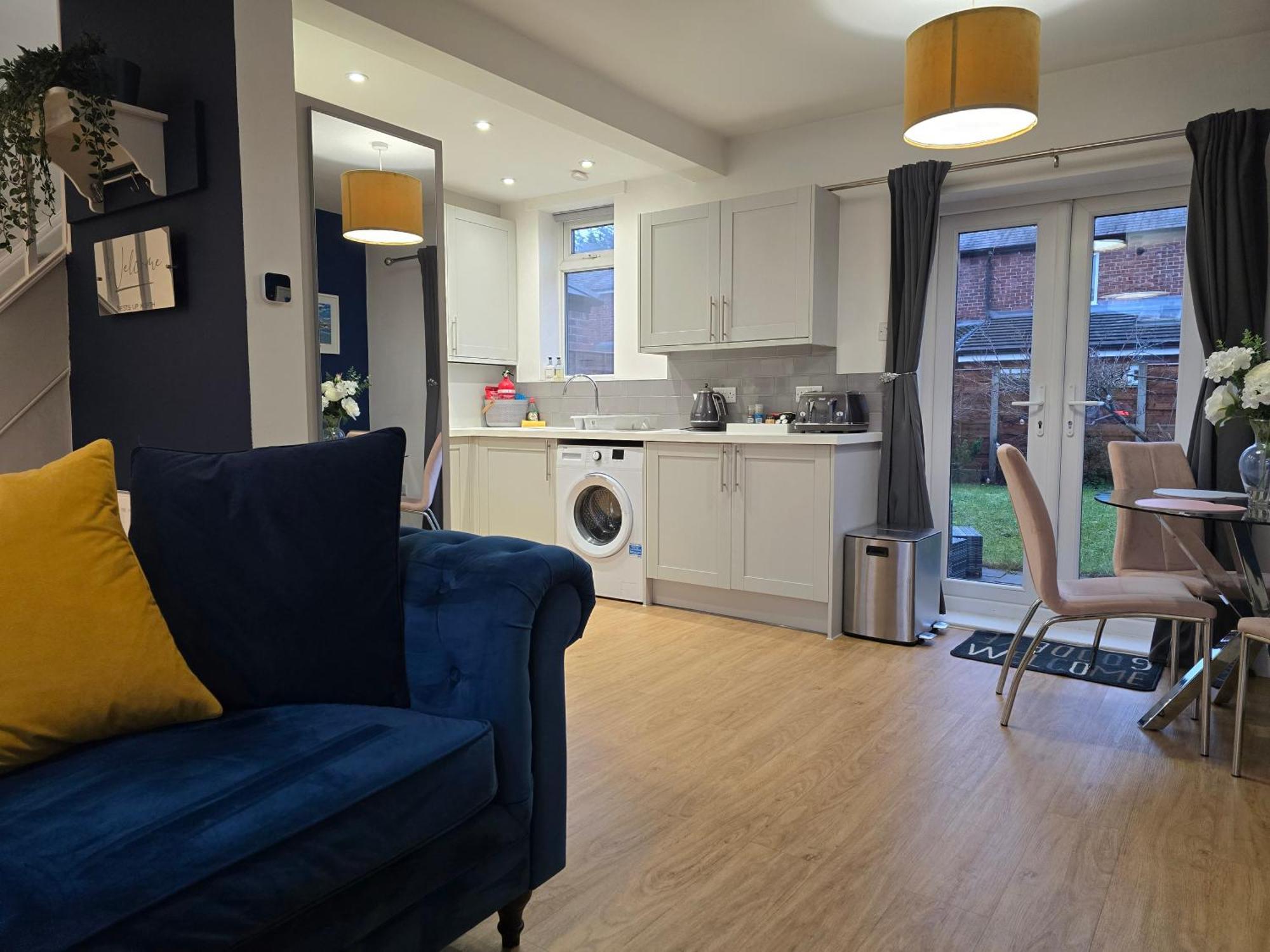 The Heart - Cosy 3 Bedroom House With Double Driveway And Garden In Manchester Extérieur photo