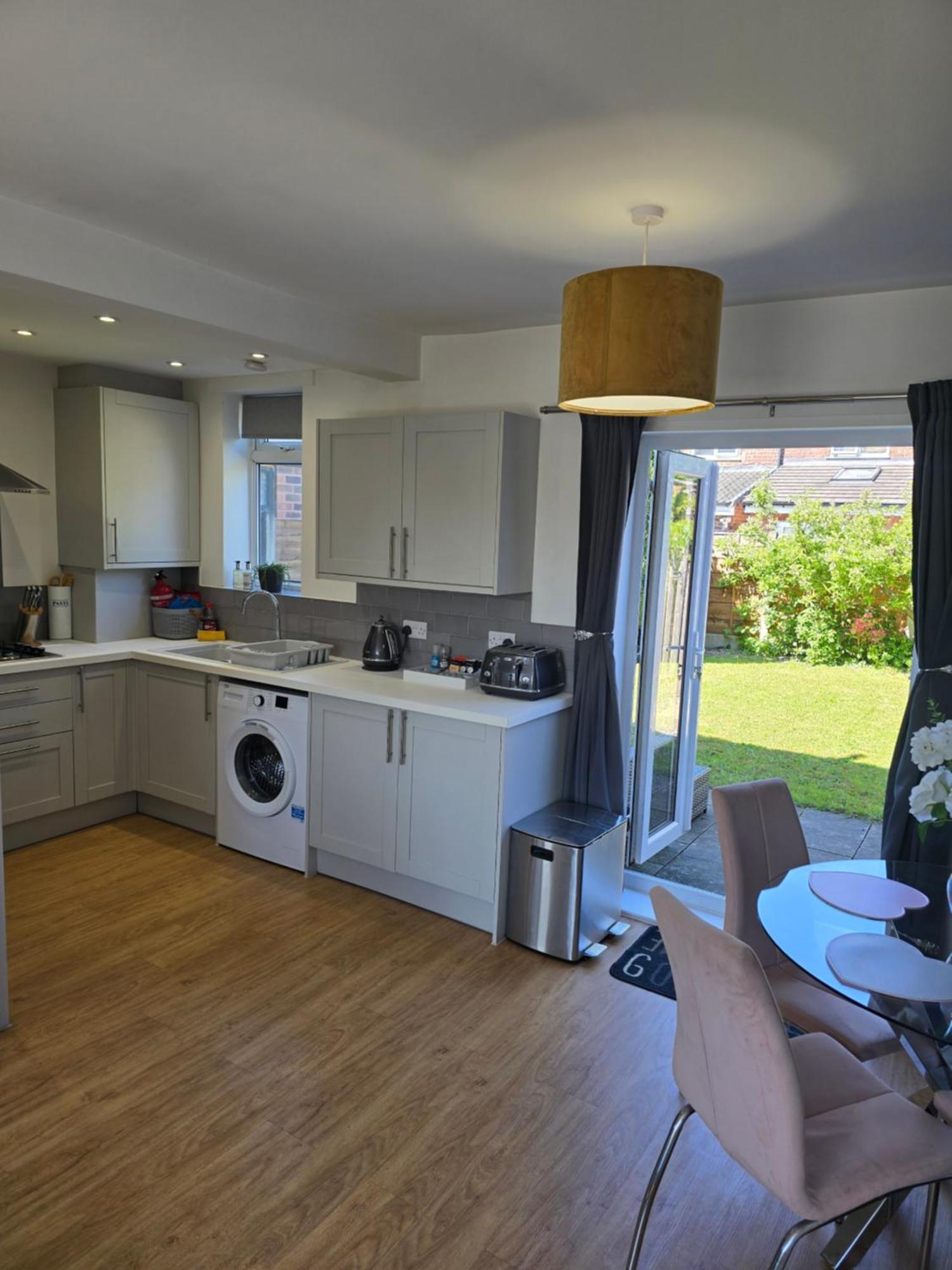 The Heart - Cosy 3 Bedroom House With Double Driveway And Garden In Manchester Extérieur photo